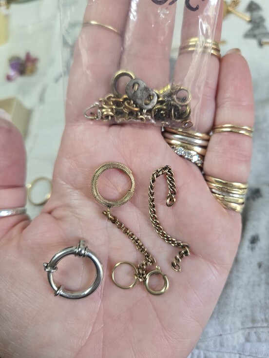 Jewelry - Vintage Gold Filled And Sliver Tone Watch Chain Findings in Gold & Silver